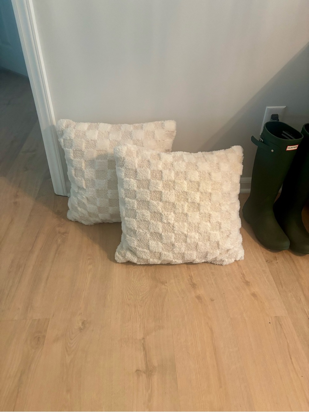 Cozy Sherpa Checkered White Throw Pillows (Set of 2)